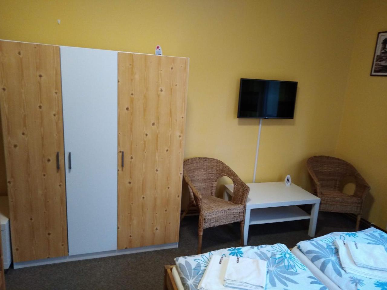 Penzion Snezenka Jiretin pod Bukovou Exterior foto